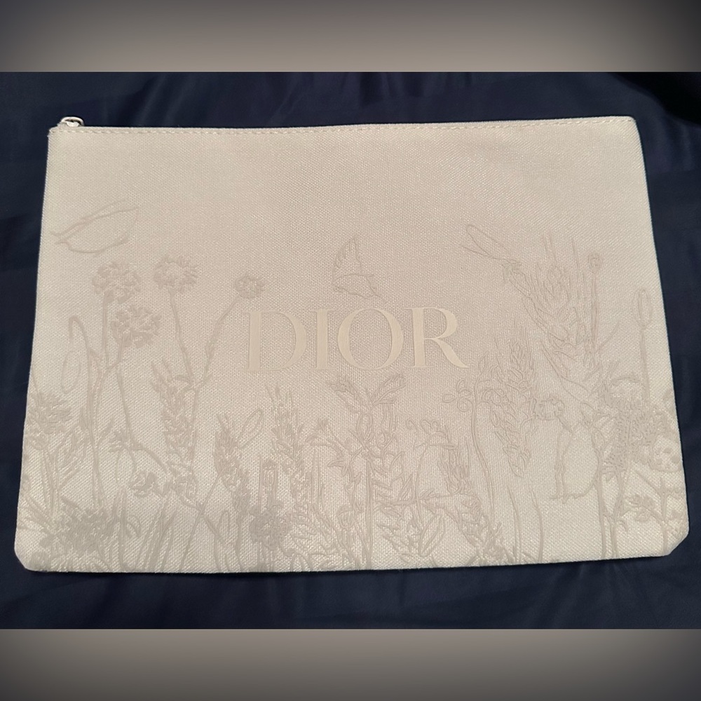 NEW Dior Pouch Beauty